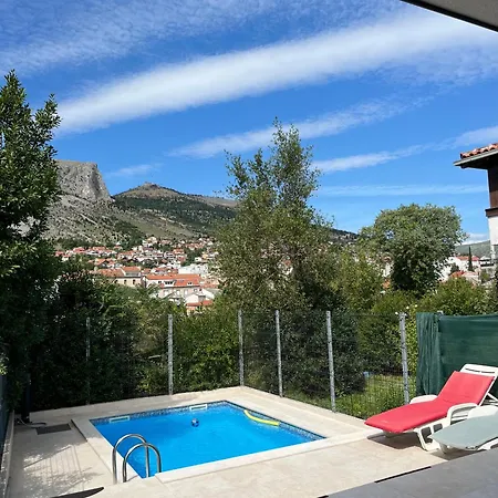 בית נופש Ema *